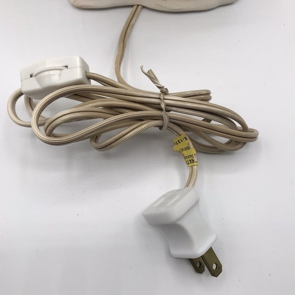 Vintage Christmas Valley 1992 Collector’s Series Lighted Village Church … - Picture 9 of 16